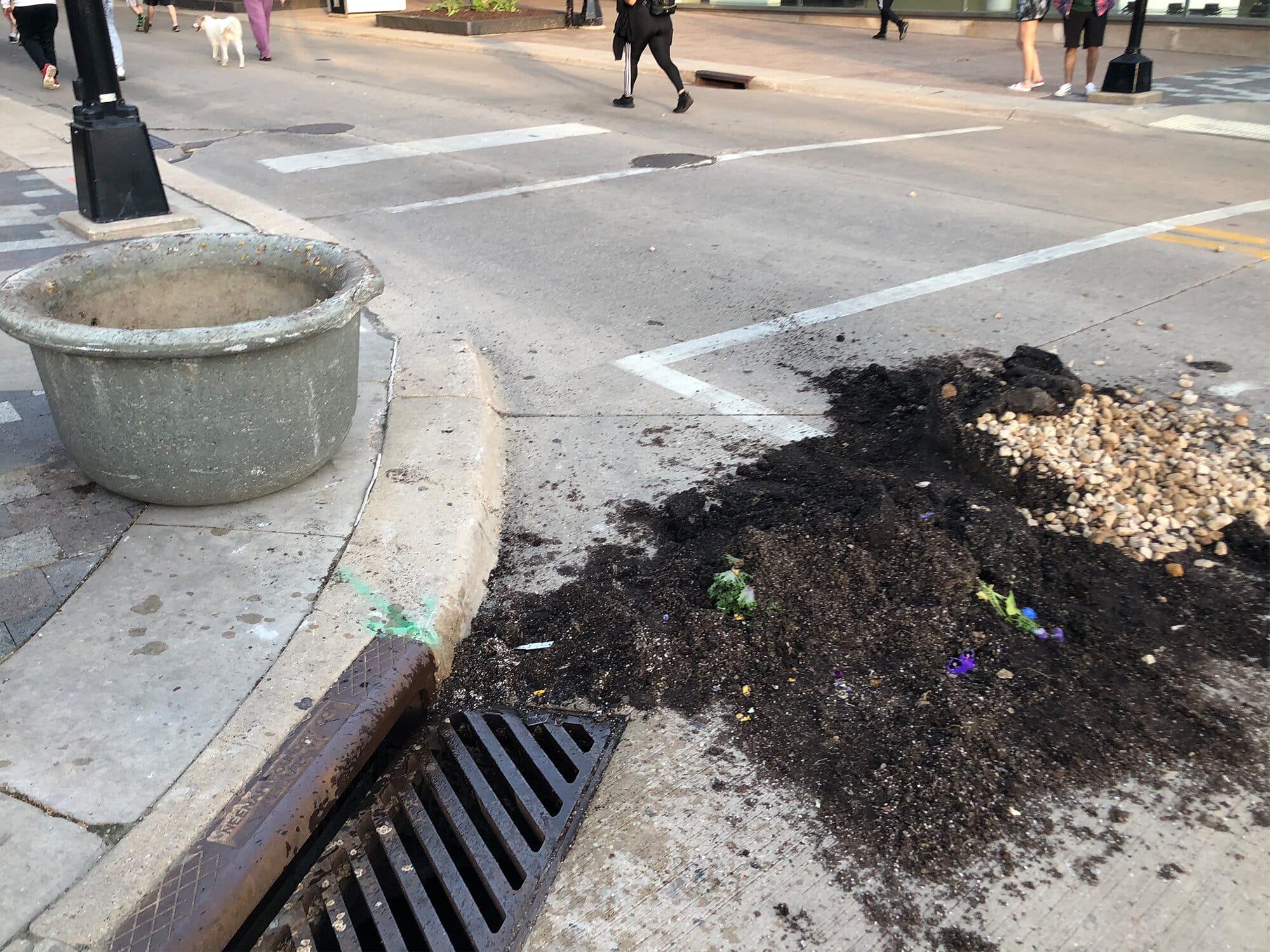 Re-escalating and spilling dirt